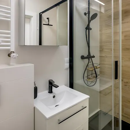 Rentplanet - Fabryczna Appartement *