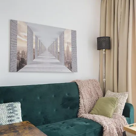 Rentplanet - Fabryczna Apartamento *