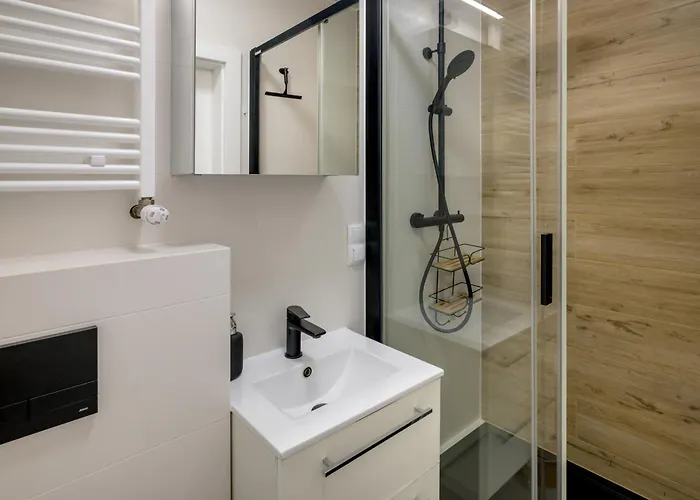 Rentplanet - Fabryczna 아파트 *